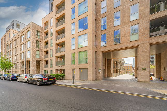 Thumbnail Flat for sale in Thomas Road, London