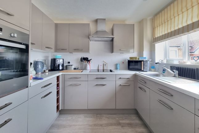 49 Simmonds Lodge, 93, Havant Road, Portsmouth photo 2