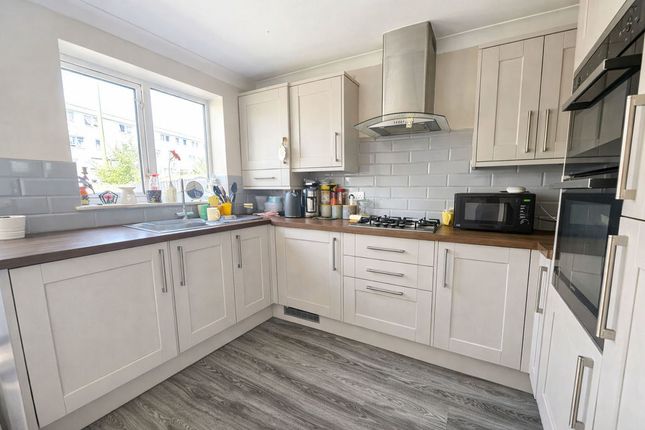 22, Halliday Close, Gosport photo 4