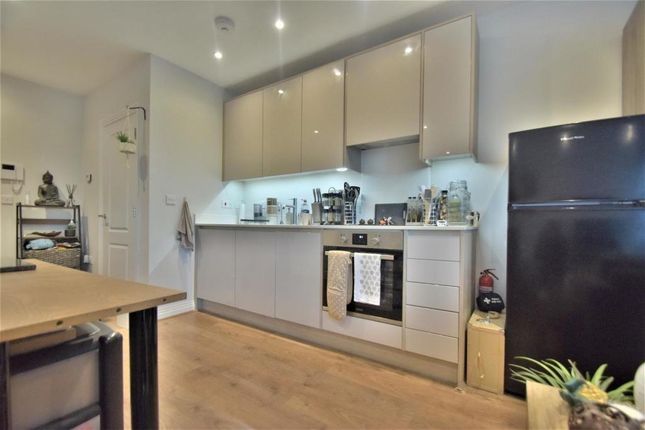 28, Panorama Apartments, Harefield Road, Uxbridge photo 2