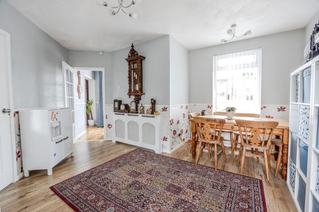 1, Stonehill Road, Leigh-On-Sea photo 4