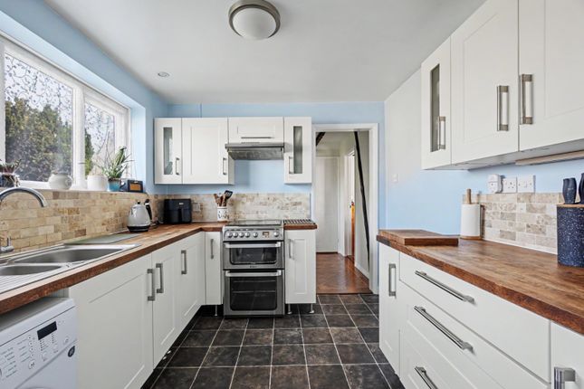 12 High Elms, Rainham, Kent photo 3