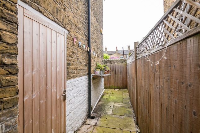 Terraced house for sale in Elcot Avenue, Peckham, London