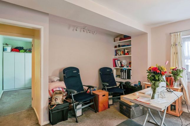 Flat 1, 21, Carters Avenue, Dorset photo 3