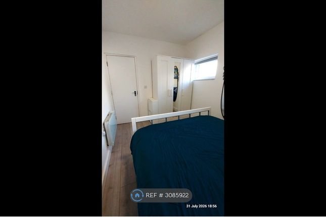 Onebed R, Edgware photo 3
