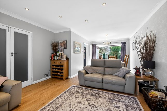 5, Grangewood, Potters Bar photo 2