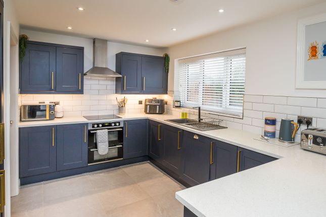 5, Meadow Way, Chester photo 3