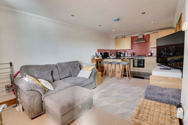 6 Regency Way, Riverside, Bishop's Stortford photo 2