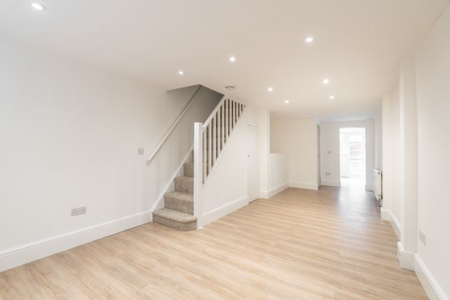 18, Brompton Lane, Rochester photo 3