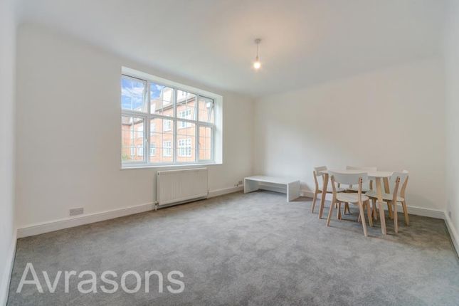 Flat to rent in Streatham Close, Leigham Court Road, London