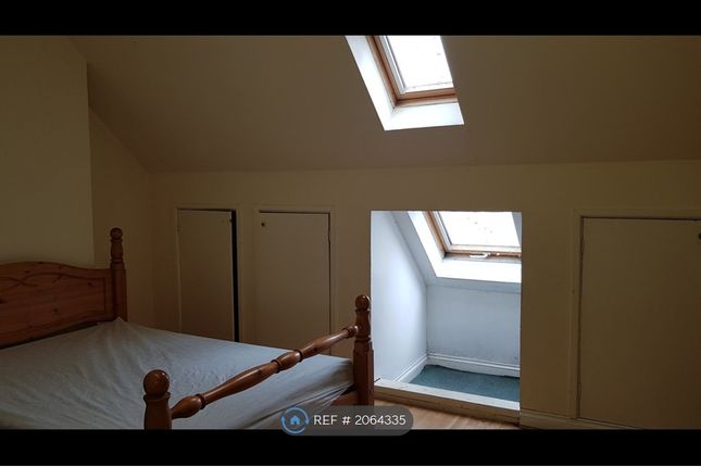 Room to rent in Lower Broughton Road, Salford