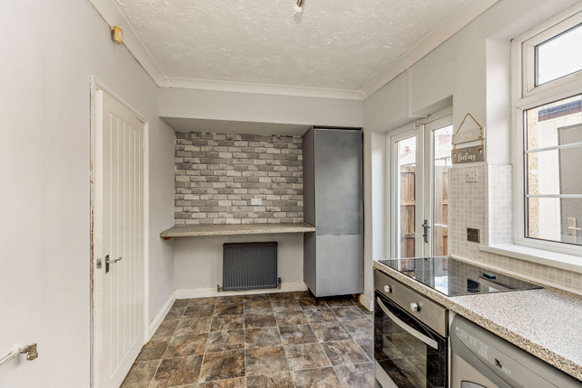 13, Balfour Road, Doncaster photo 4