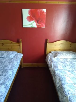 Flat to rent in Dykemuir Street, Glasgow, City Centre North, Two Bedroom Furnished Flat