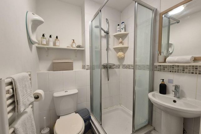 Apartment 117, Caldon House, Waxlow Way, Northolt photo 4