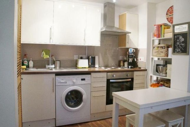 Flat to rent in Rock Street, Brighton