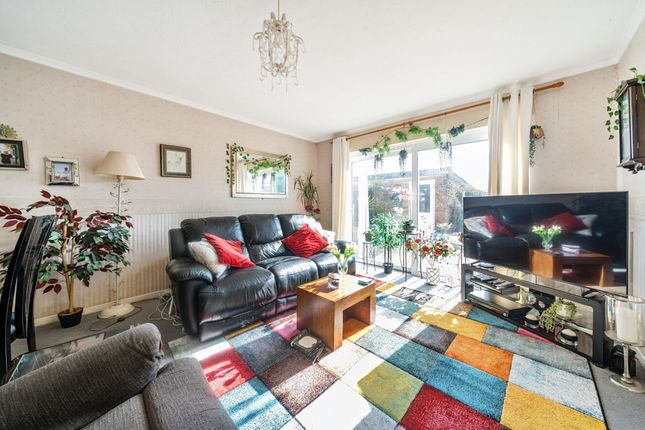 76 Manor Lane, Chichester photo 2