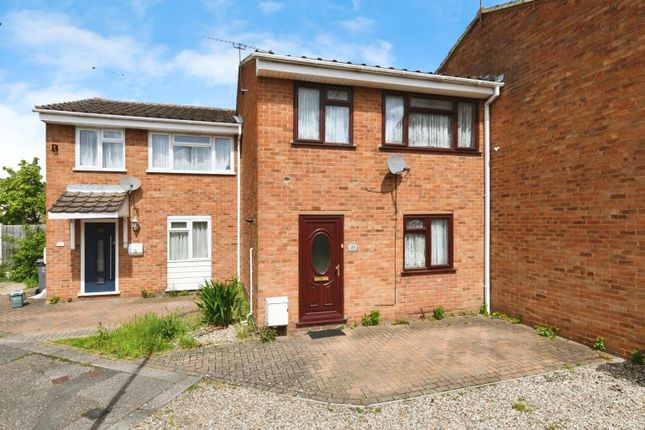 Thumbnail Terraced house for sale in Daffodil Way, Chelmsford, Essex