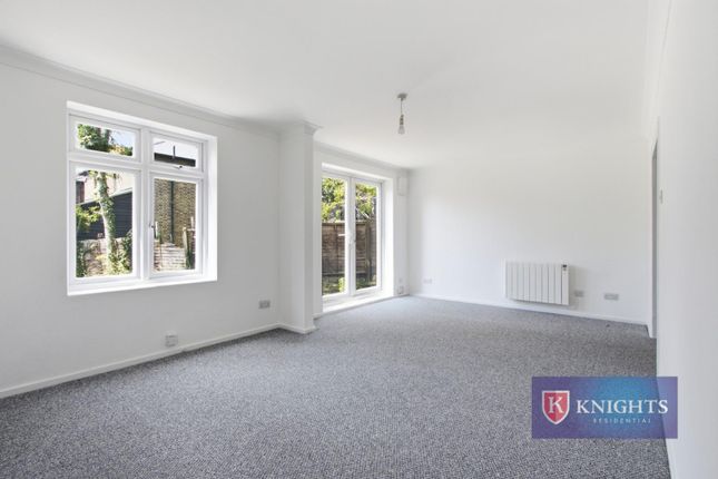 Rosana Court, 1 Slades Rise, Enfield photo 2