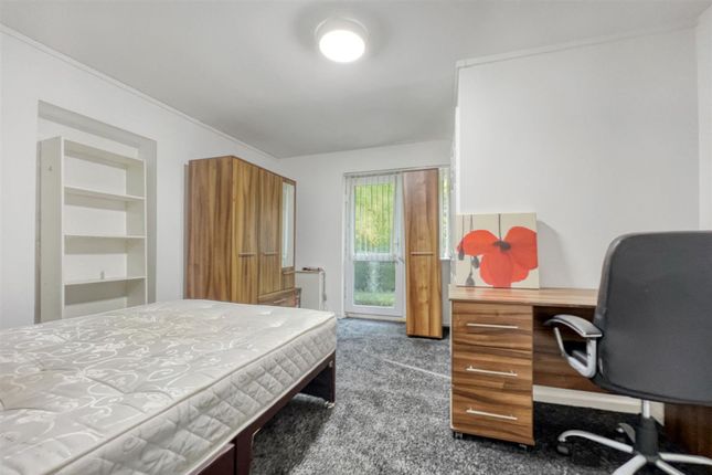Flat for sale in Charter Avenue, Tile Hill