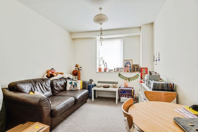 17 Electra House,, Farnsby Street, Wiltshire photo 4