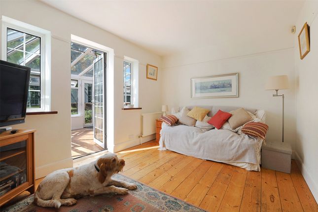 20, Snatts Hill, Surrey photo 4