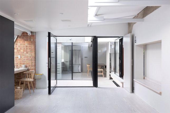 9, Vernon Yard, London photo 2