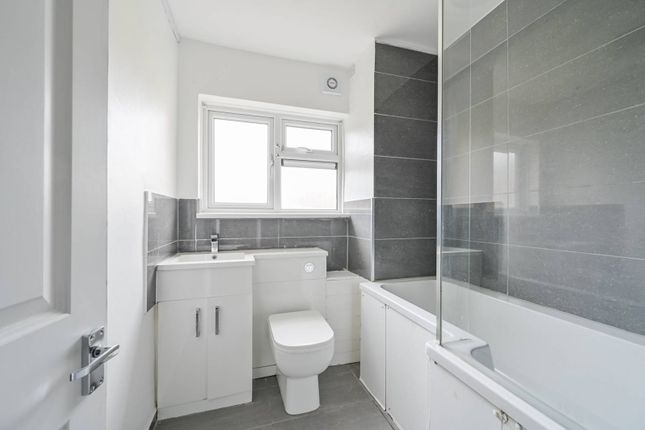 Thumbnail Flat to rent in Chingford Road, London, Walthamstow And Surrounding Areas, London