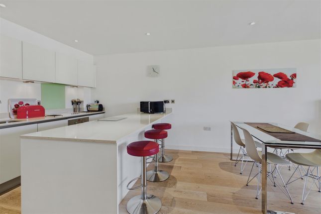 Apt One Coast, 14, Alexandra Road, Newquay photo 4