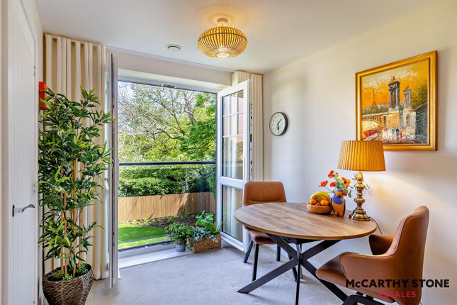 17 Symonds Grange, Hooton Road, Neston photo 3