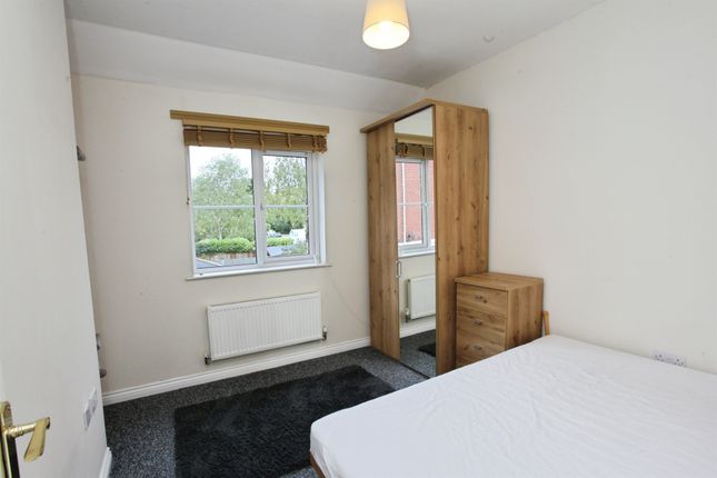 137, Watkins Square, CARDIFF photo 3