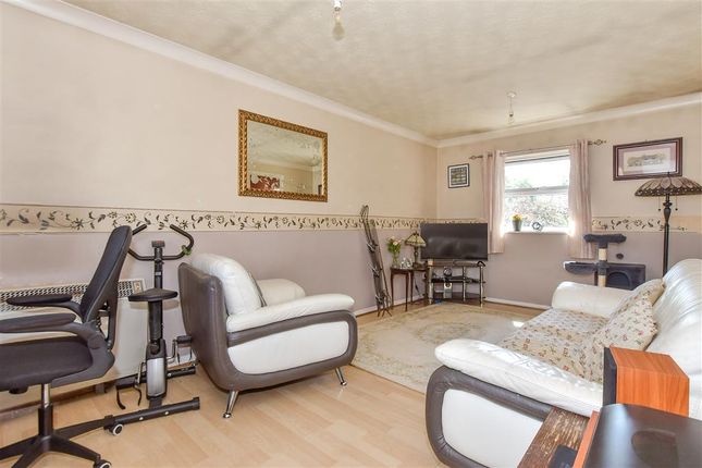 Chigwell Lane, Loughton photo 2