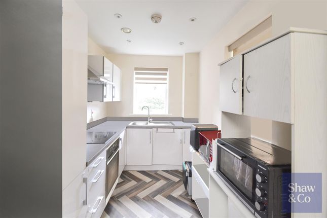 Mayfair Court, Flat 29, Hunting Place, Hounslow photo 3