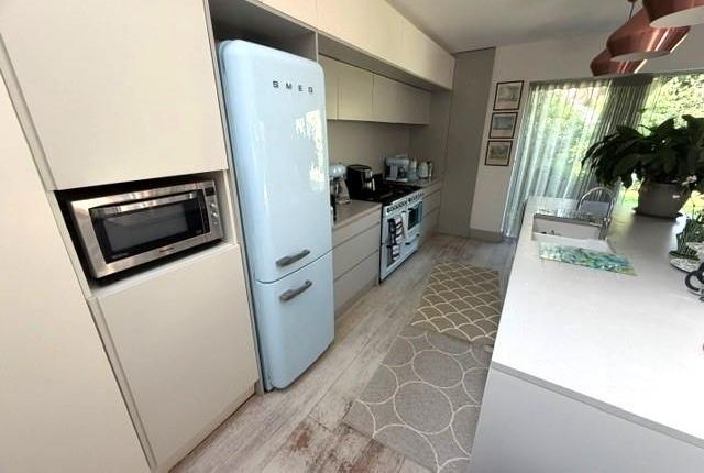 17, Lawrence Avenue, Mill Hill photo 5