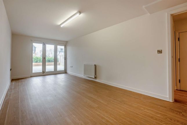 Town house for sale in Belvedere Road, Faversham