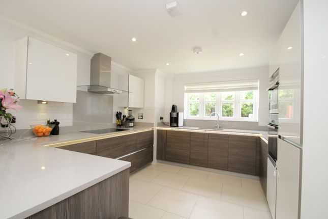 Thumbnail Detached house to rent in Blackbrook Lane, Bromley