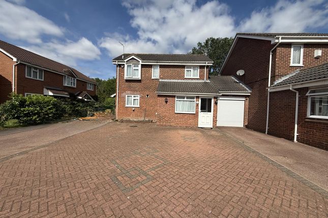 18, Brentford Close, Hayes photo 2