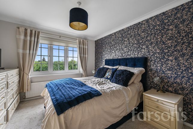 11 Willowdene, Brentwood photo 4