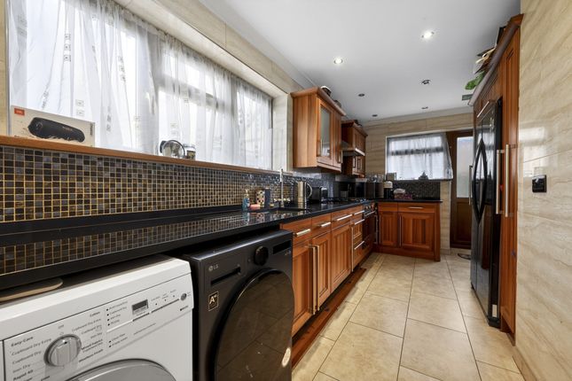 20, Thaxted Way, Waltham Abbey photo 4