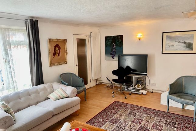 Thumbnail Town house to rent in Colin Drive, Colindale