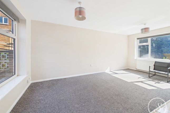 17, Lincombe Bank, Leeds photo 2