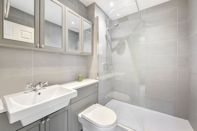 Mews house to rent in Wycombe Place, Wandsworth, London
