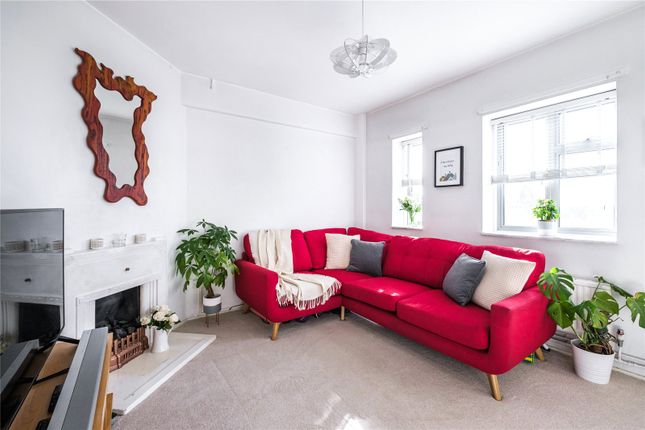 Thumbnail Flat for sale in New End, London