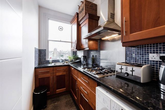 Flat B, 13, Goodwin Road, London photo 3