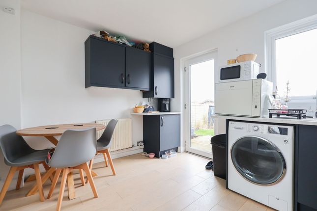 4 Meadowside, Newquay photo 3