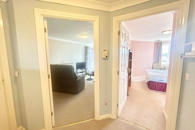 31 Burlington Court, Gordon Road, Bridlington photo 3