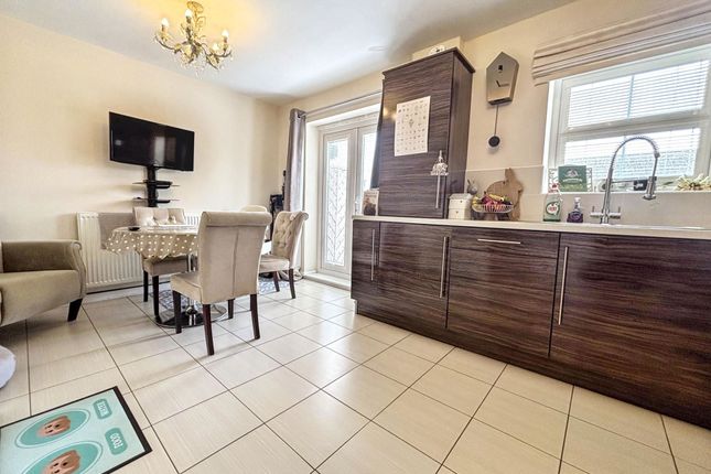 57, Dobson Close, Rowlands Gill photo 4