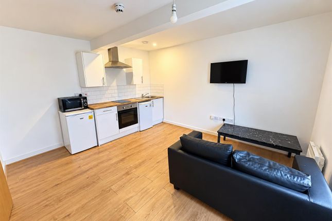 1 Sandford Place, Leeds photo 2