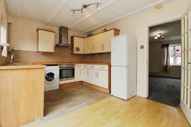35, Slimbridge Close, Bristol photo 2