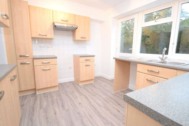 52, Beavers Crescent, Middlesex photo 3