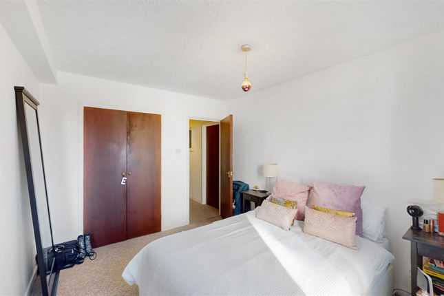 Flat to rent in Astra Apartment, Globe Road, Bethnal Green